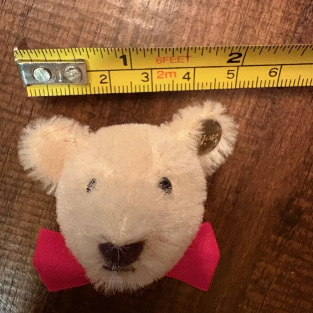Vintage Steiff Bear Pin -- like new!